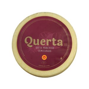 Proceso de elaboración: Recogida y transporte de la leche hasta la fábrica. Trabajado en cubas calentando la leche hasta su coagulación. Desuerado y prensado de la cuajada en los moldes. Desmoldeado y salado por inmersión en salmuera. Secado y maduración en cámaras bajo condiciones controladas.